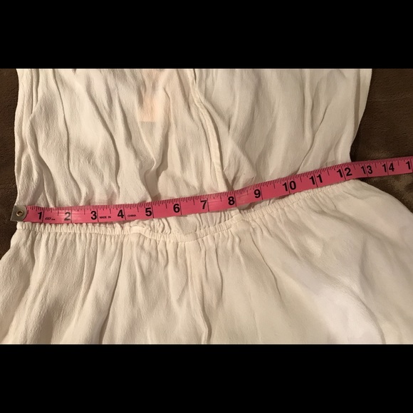 NWT White Crochet Lace Back Romper Size M - Picture 8 of 8